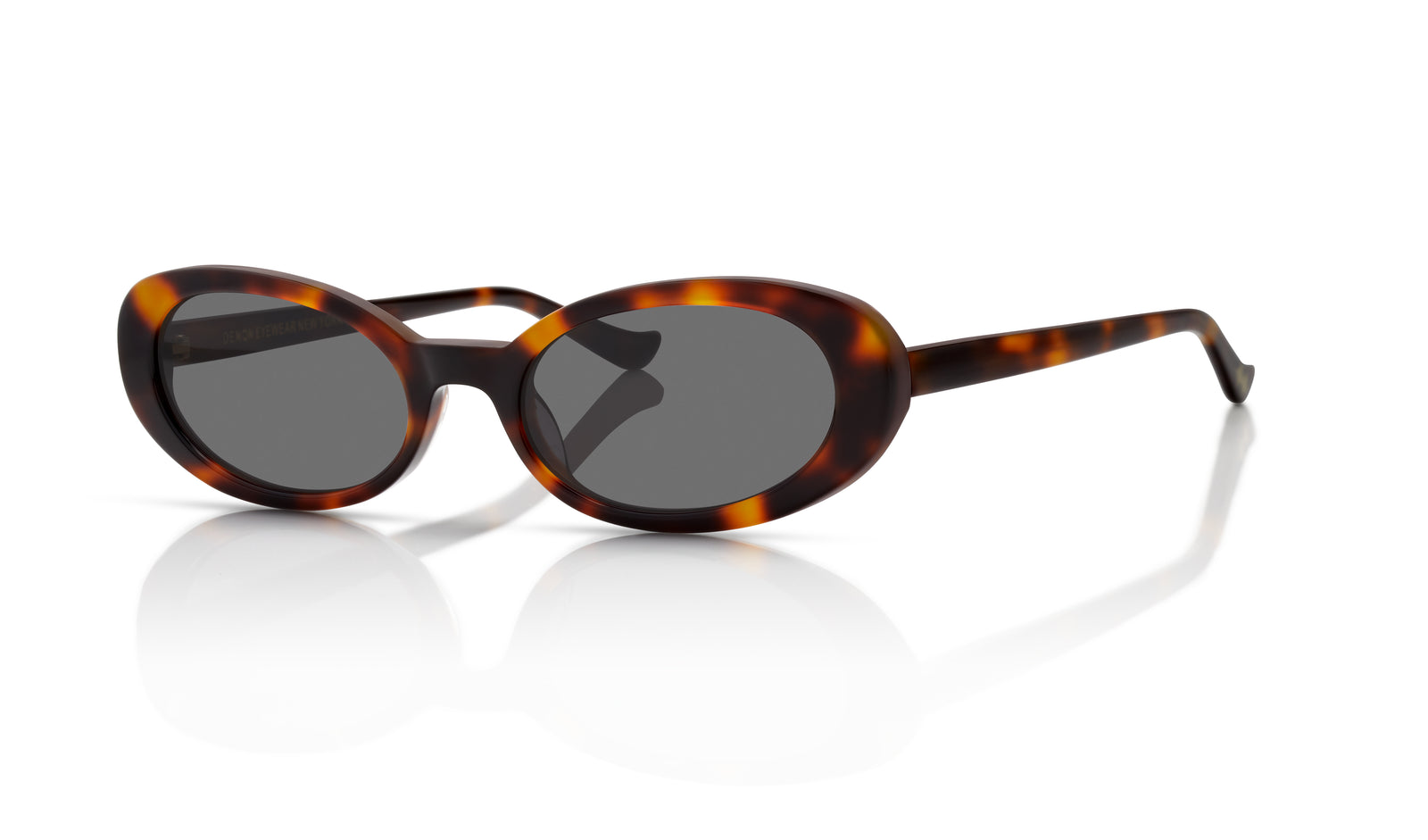 Carolyn – Denon Eyewear New York display picture 1